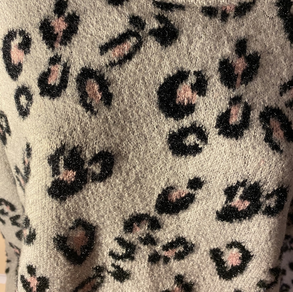 NWT Women's XL Sweater Black/Pink Cheetah - Picture 4 of 4
